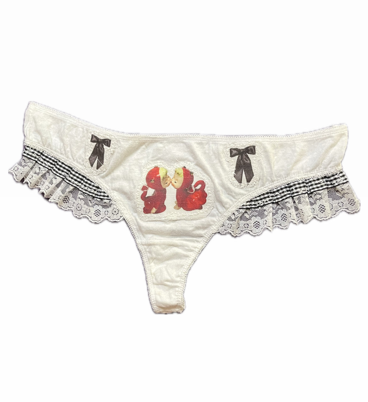 Kissing devils thong