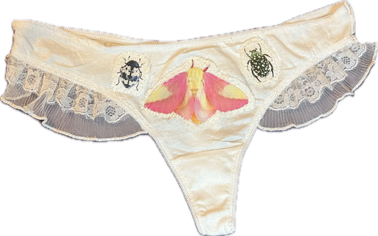 Moth thong